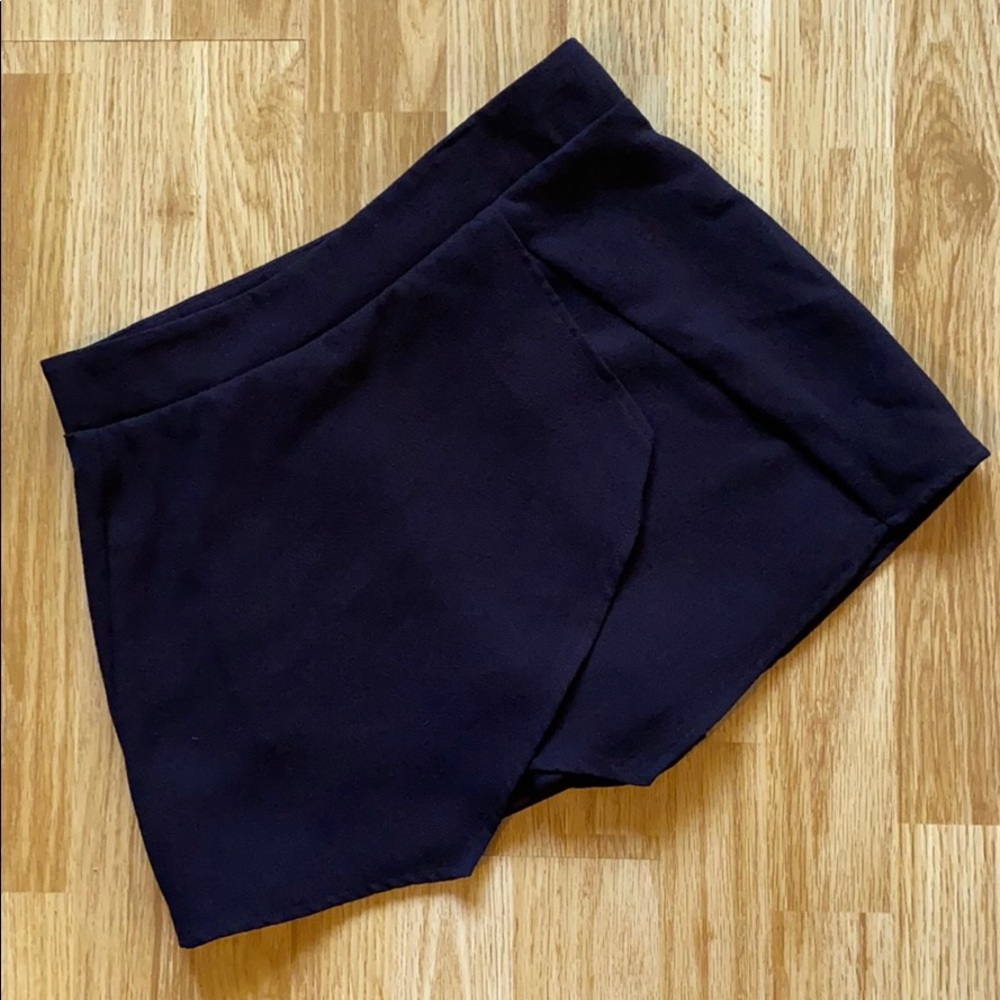 Black Skort